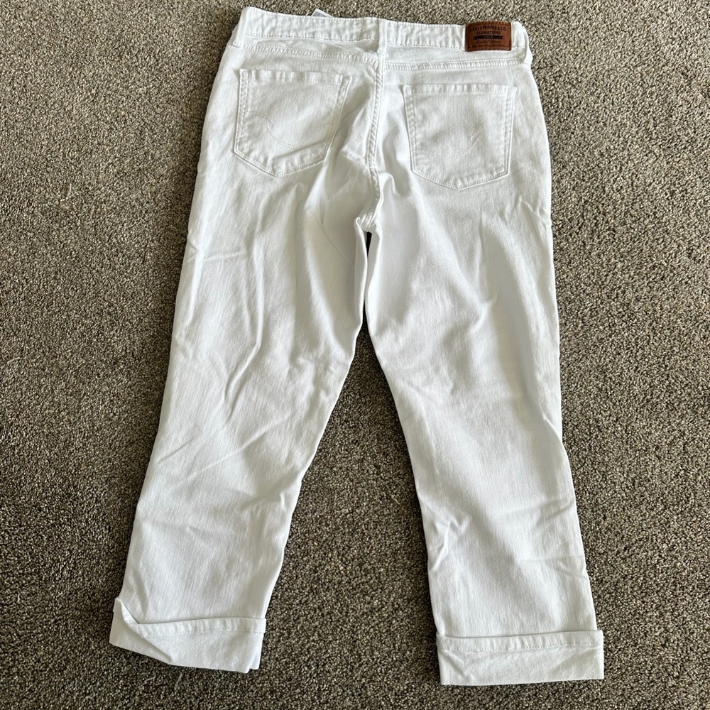 Levi’s Capris - Picture 2 of 5